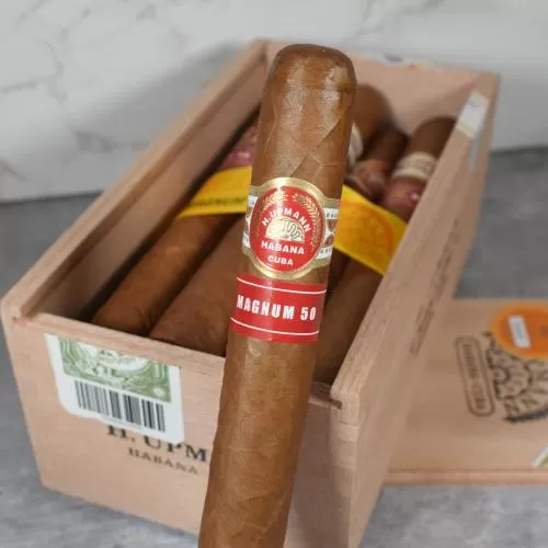 H. Upmann Magnum 50 - Image 2