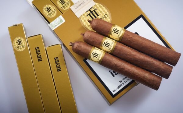 Trinidad Reyes 24pcs, wooden Box - Image 2